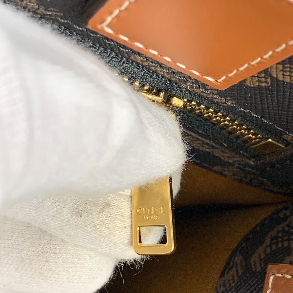 NWT Celine Vertical Cabas Triomphe Tan Shoulder Bag - Picture 12 of 13